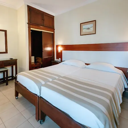 Avenida Hotel 3*