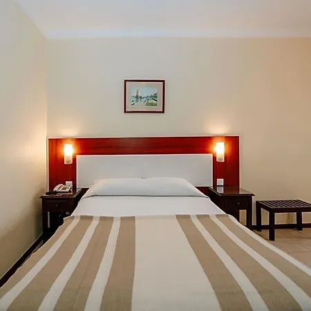 Avenida 호텔 3*