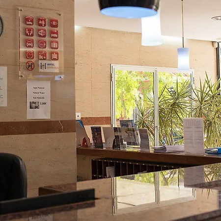 Avenida ホテル ポルティマン