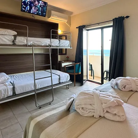 Avenida ホテル ポルティマン